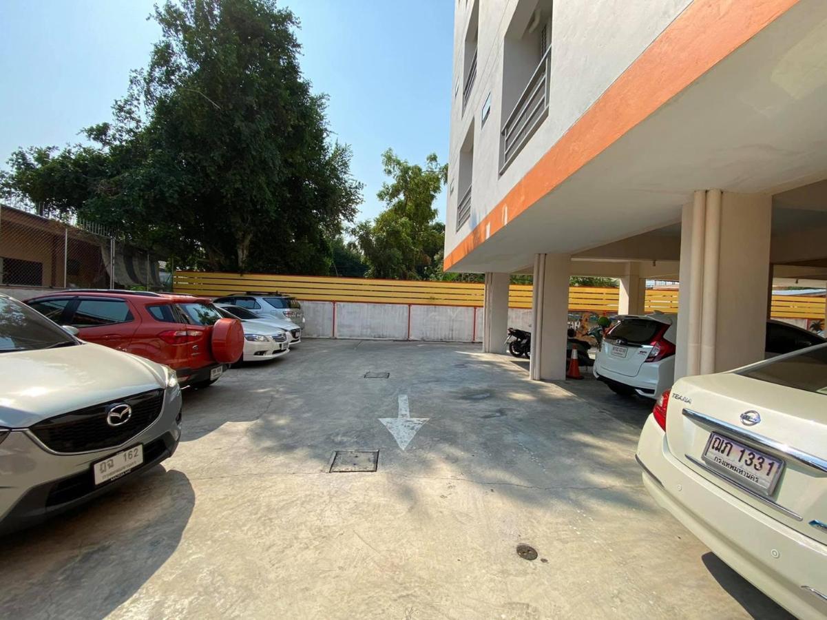 V At Bangsaen Hotel Exterior photo